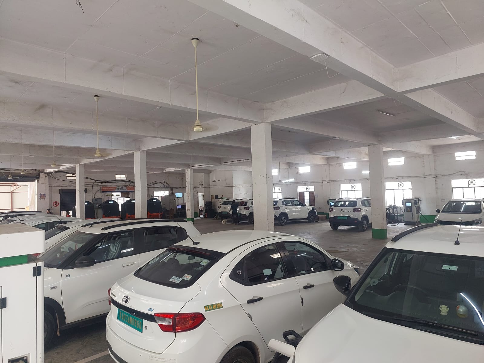 PowerPod Hub - Indoor fleet cars charging